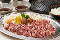 ⓵前菜盛り合わせ<br />
②ソーセージ2種<br />
③ラム肉ジンギスカン<br />
④ソイの唐揚げ　和風庵掛け<br />
⑤ご飯　味噌汁