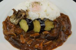 秋ナスときの子のお月見カレー