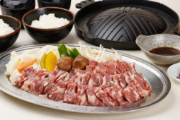 ⓵前菜盛り合わせ<br />
②ソーセージ2種<br />
③ラム肉ジンギスカン<br />
④ソイの唐揚げ　和風庵掛け<br />
⑤ご飯　