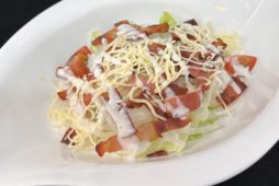 ベーコンとオニオンのサラダ