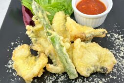 近海産ソイアスパラのフリットトマトソース