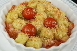 北海道産ポテトのニョッキとベーコンのパン粉焼き
